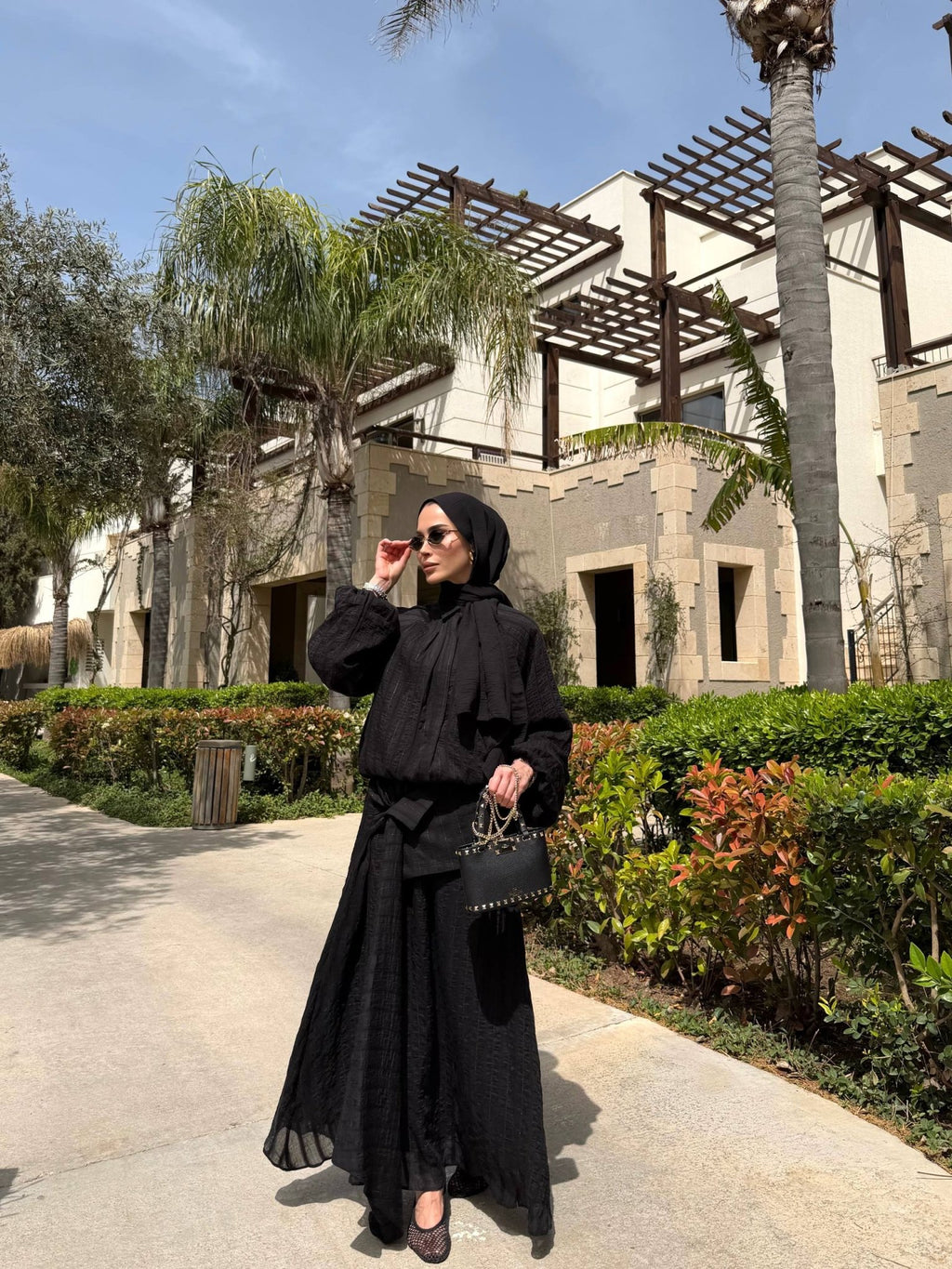 Aura – Black Blouse and Skirt Set | Moda modesta elegante para mujer | TAZIRII MAISON
